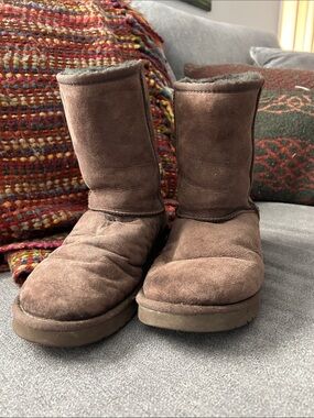 UGG Short Classic Shearling Boots in Brown